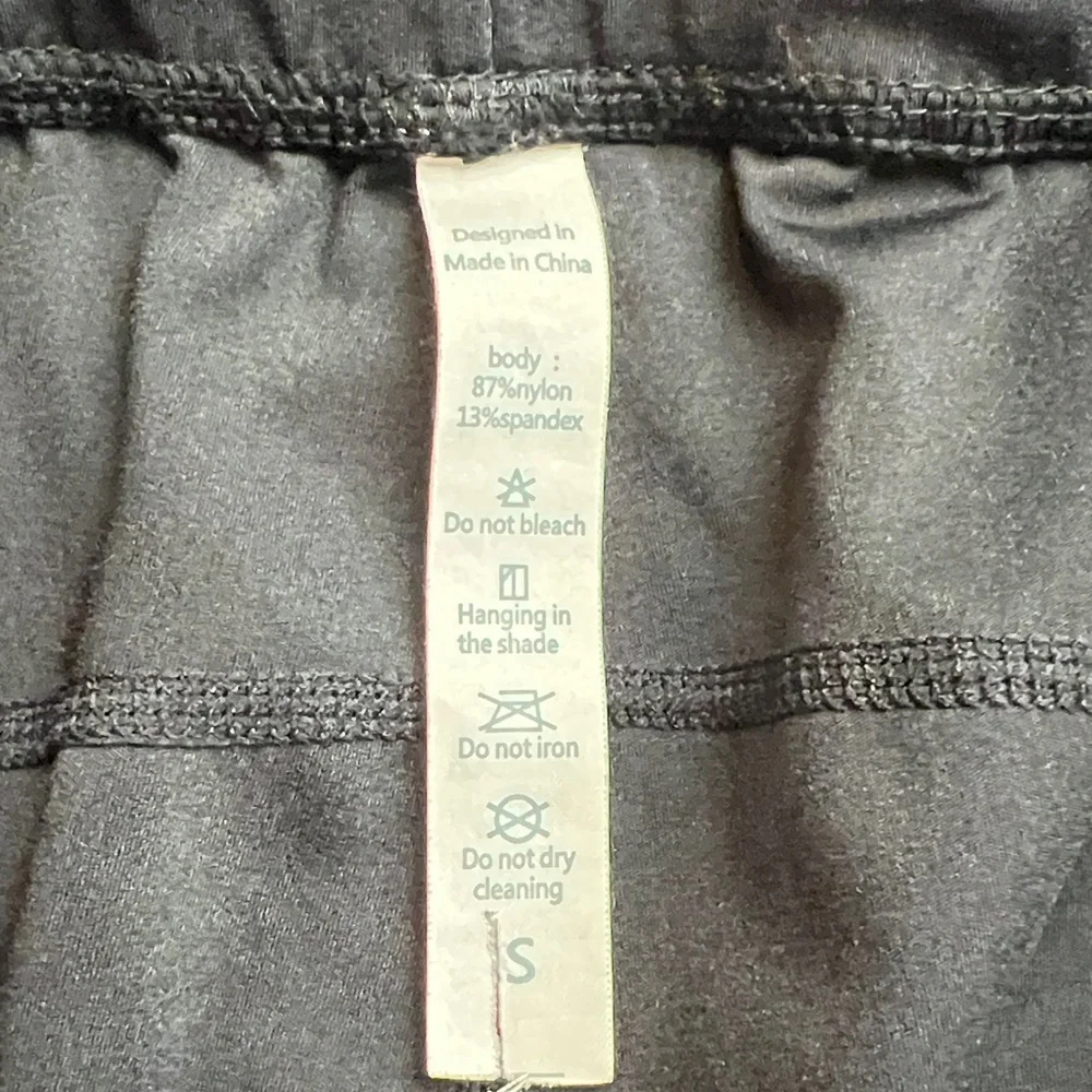 Lululemon On The Fly Pant Black SZ S New
